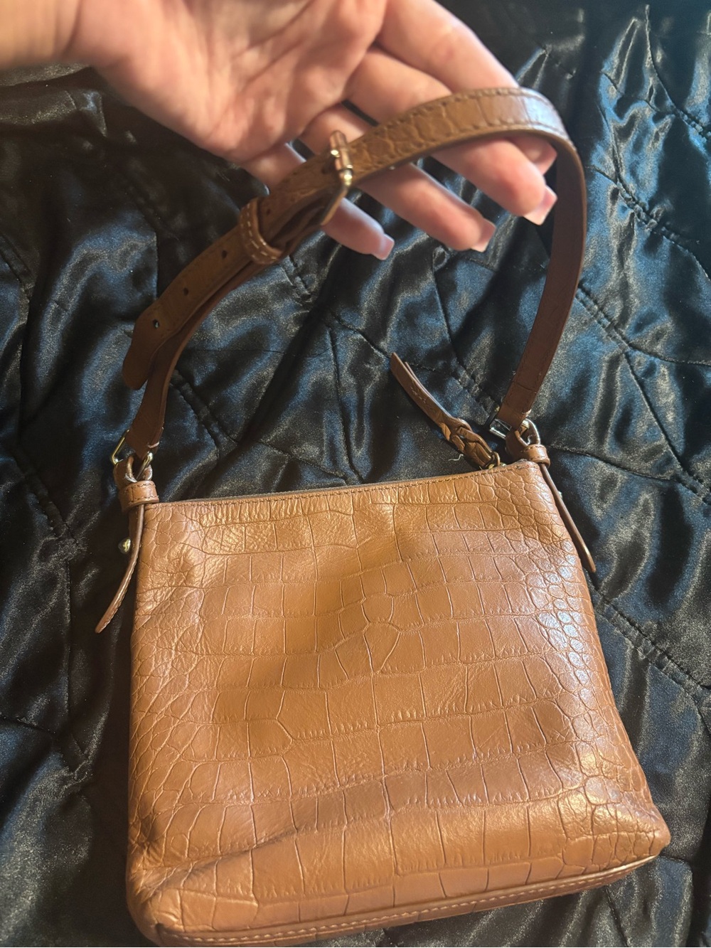 Vintage Dooney & Bourke Croc-Embossed Leather Shoulder Bag - Picture 11 of 11